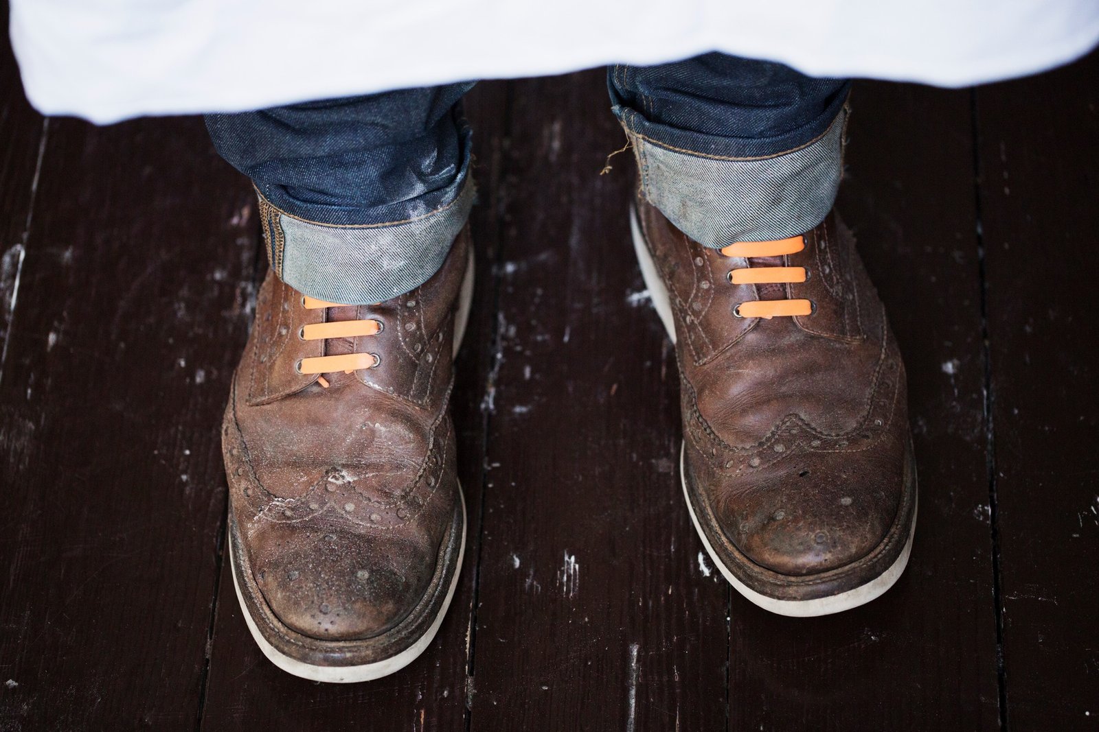 Getragene Schuhe von Nahem – unangenehmer Schuhgeruch